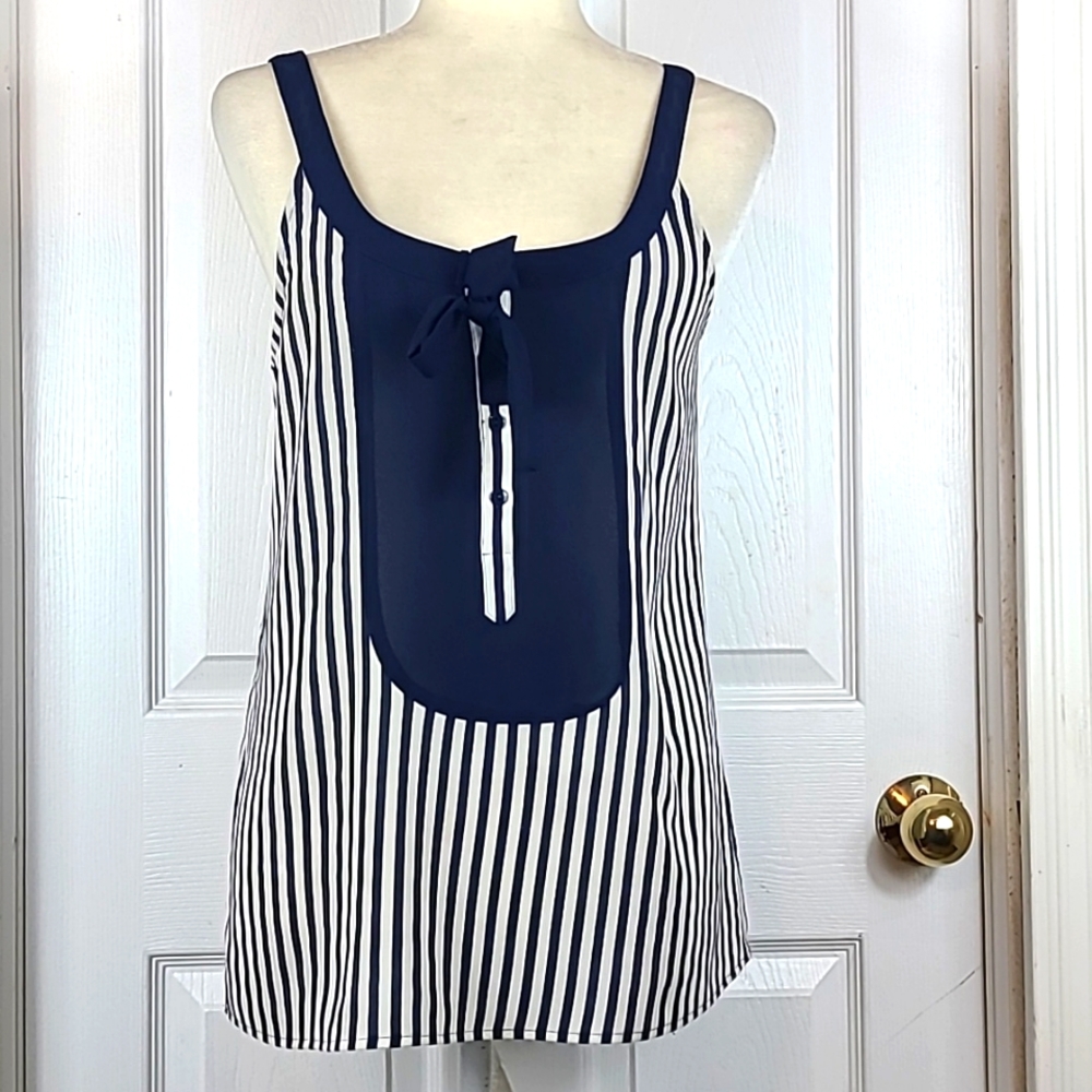 BB Dakota Sleeveless Blouse